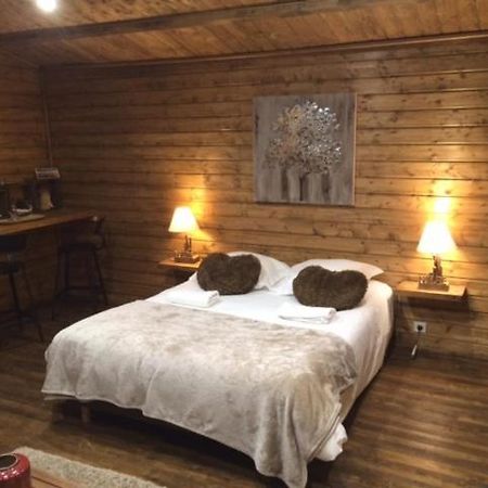 Gites Les Chalets Vezzani Spa Bagian luar foto