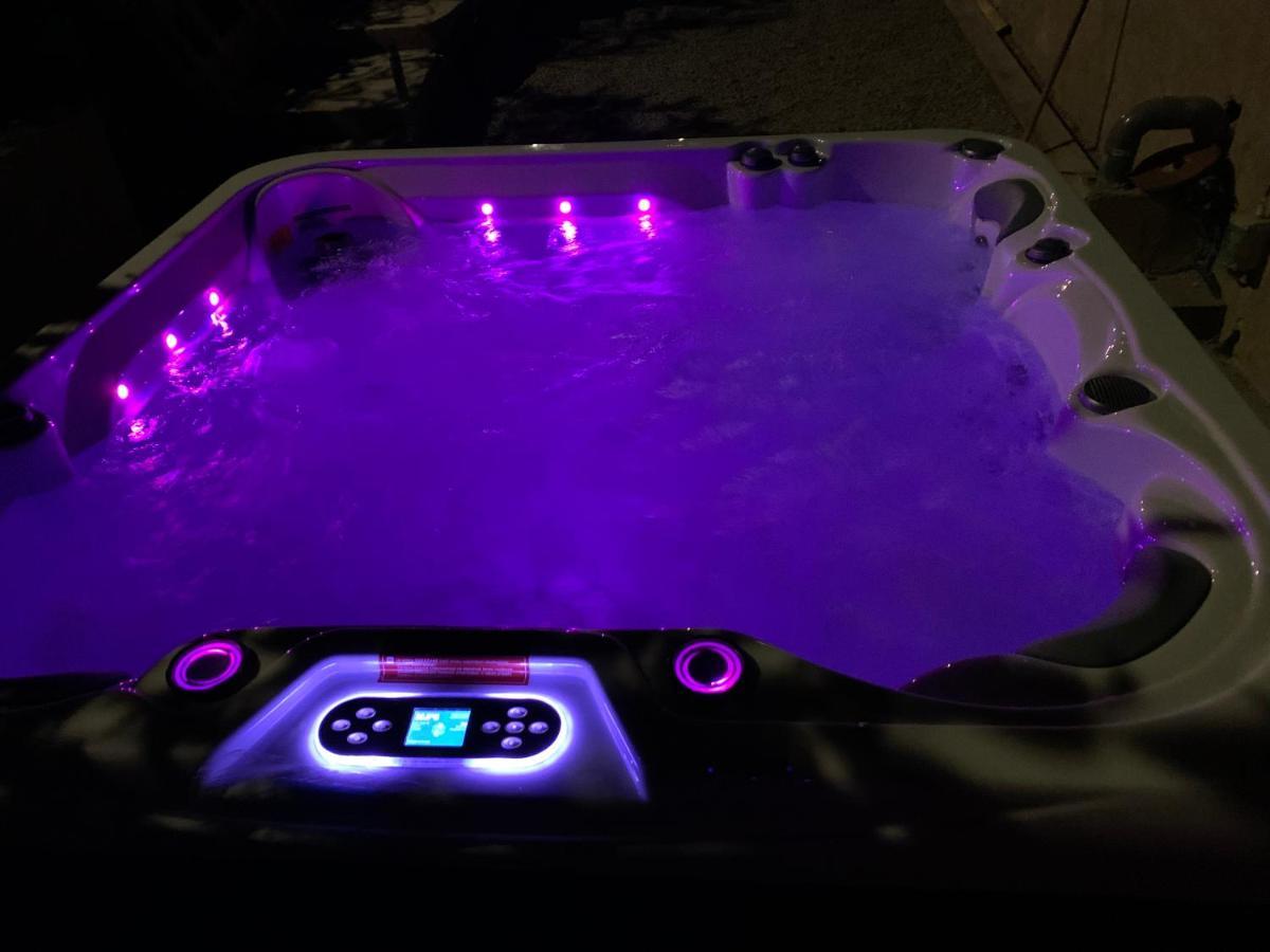 Gites Les Chalets Vezzani Spa Bagian luar foto