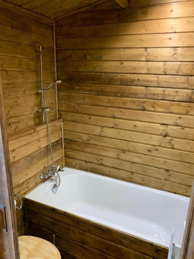 Gites Les Chalets Vezzani Spa Bagian luar foto