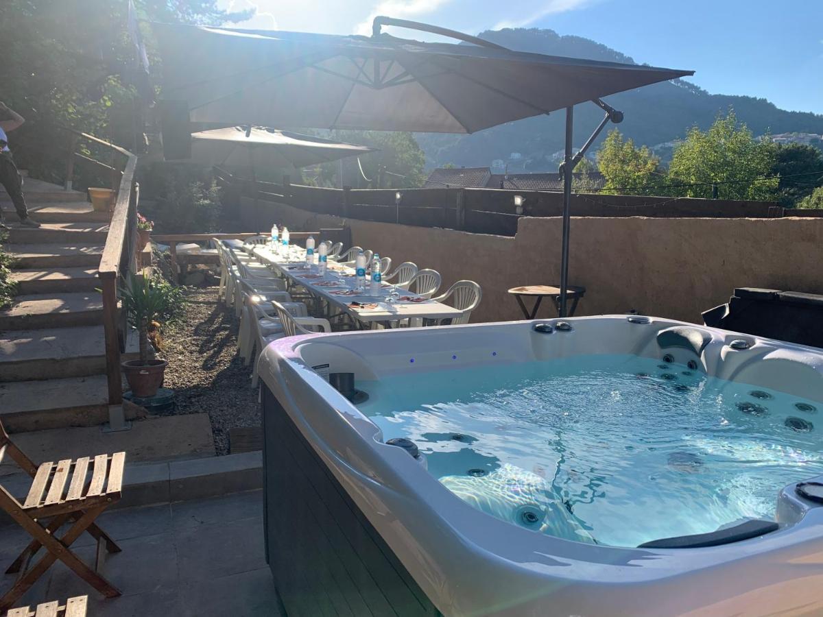 Gites Les Chalets Vezzani Spa Bagian luar foto